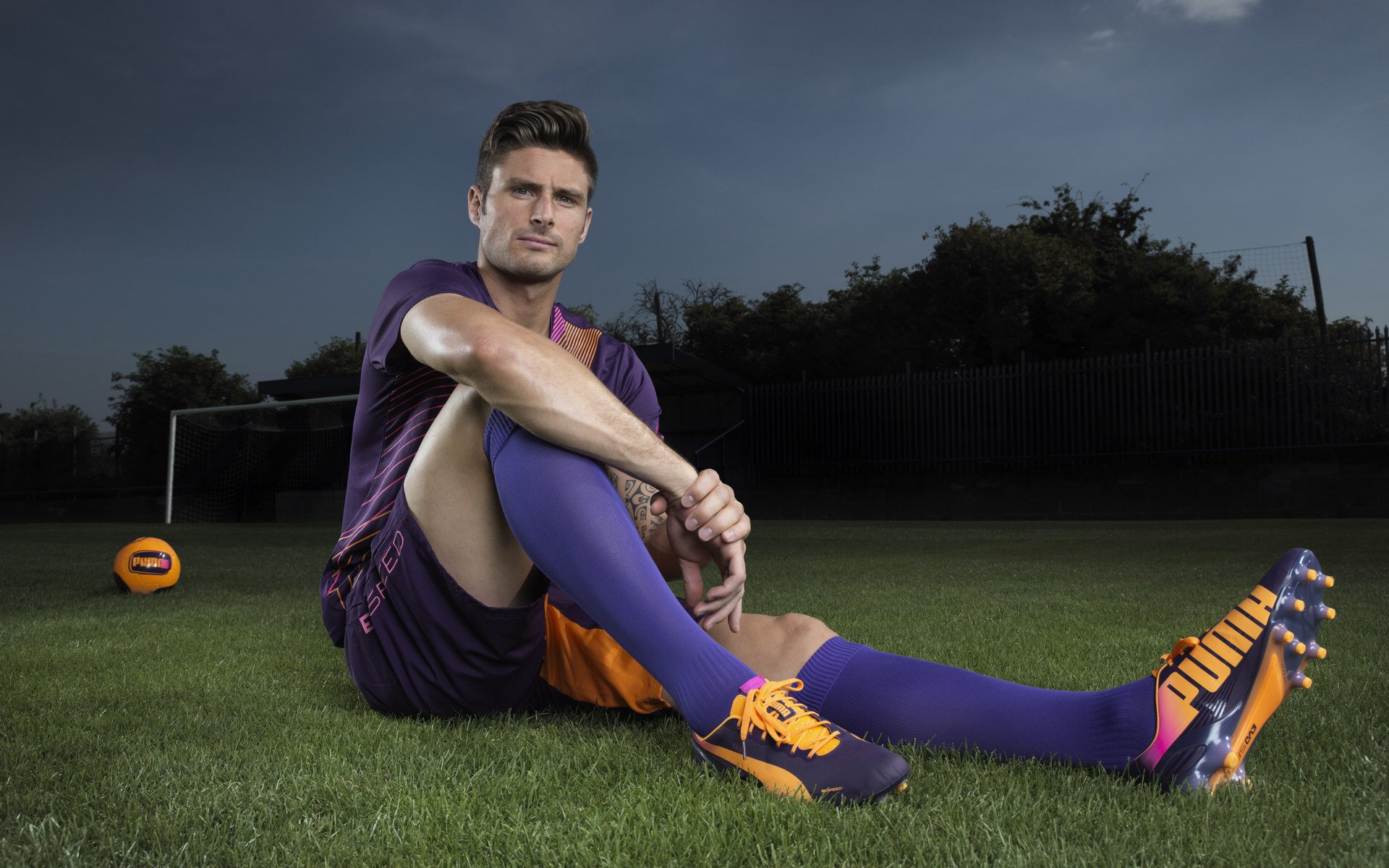 史上最耀眼的“黄金中场”：掌控比赛的设计师，黄金中锋