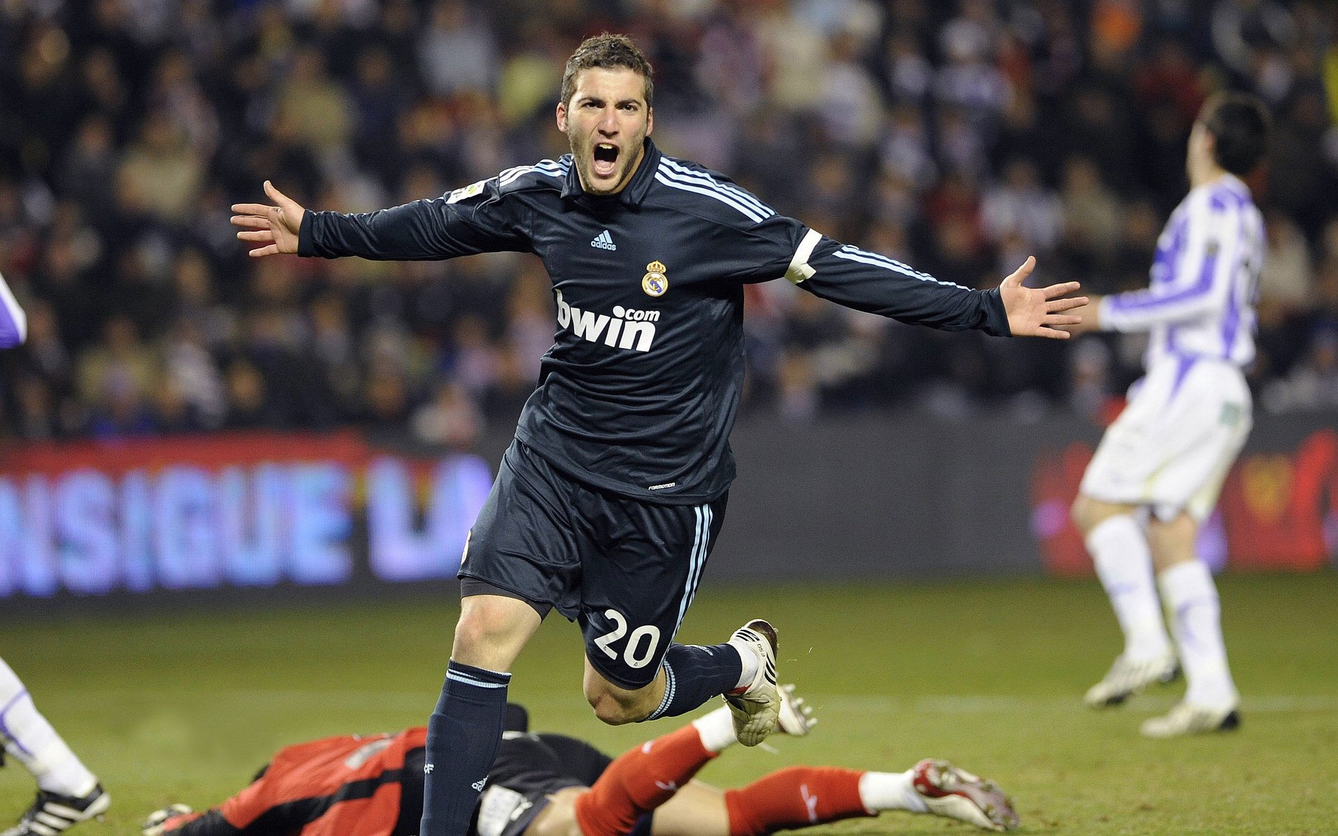 九游在线玩-法国锋线三叉戟迷失在小组赛，法国三叉戟足球